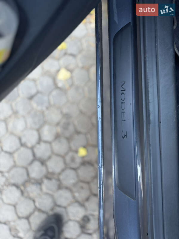 Седан Tesla Model 3 2023 в Кривом Роге