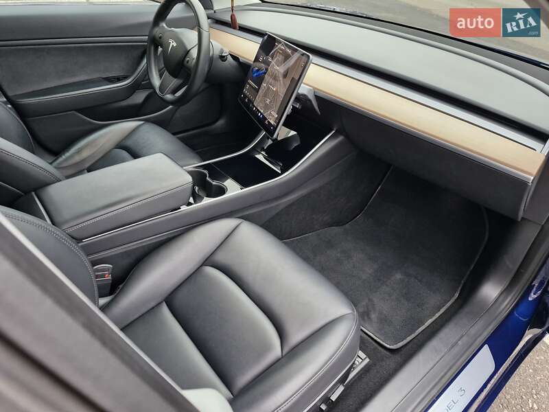 Седан Tesla Model 3 2018 в Одессе
