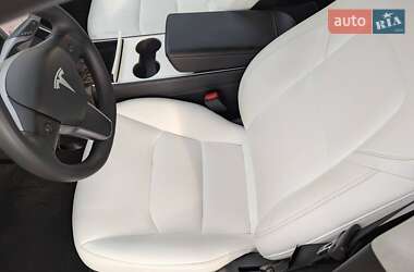 Седан Tesla Model 3 2020 в 