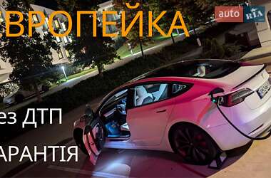 Седан Tesla Model 3 2020 в 