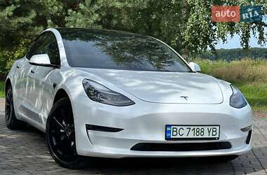 Седан Tesla Model 3 2021 в Львове