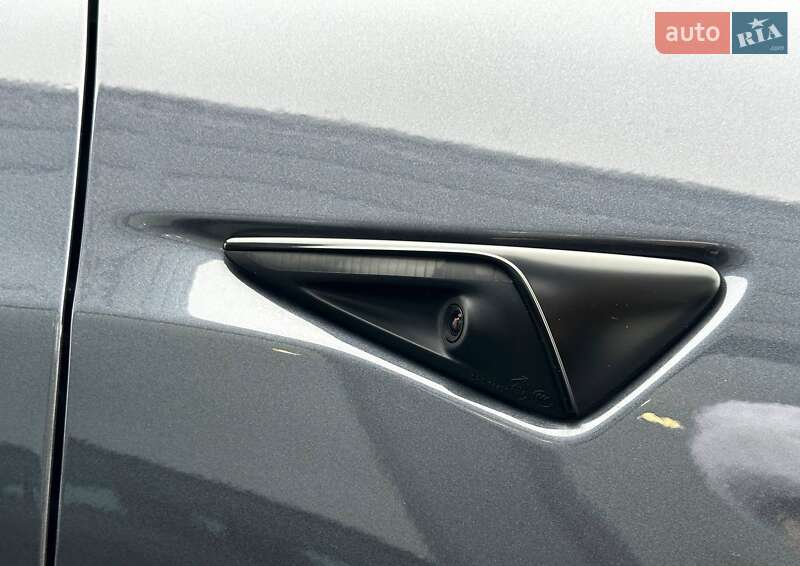 Седан Tesla Model 3 2023 в Рівному