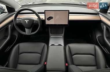 Седан Tesla Model 3 2023 в 