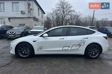 Седан Tesla Model 3 2022 в Киеве