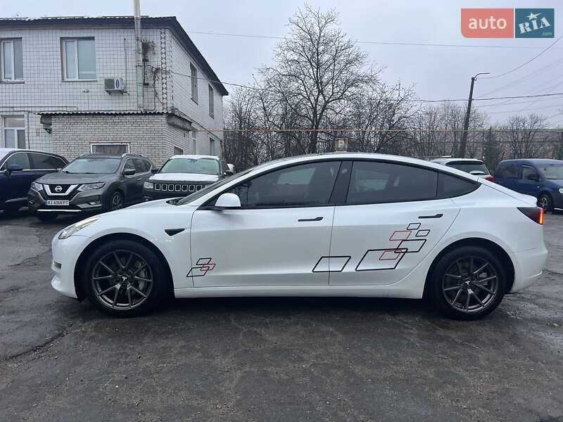 Седан Tesla Model 3 2022 в Києві