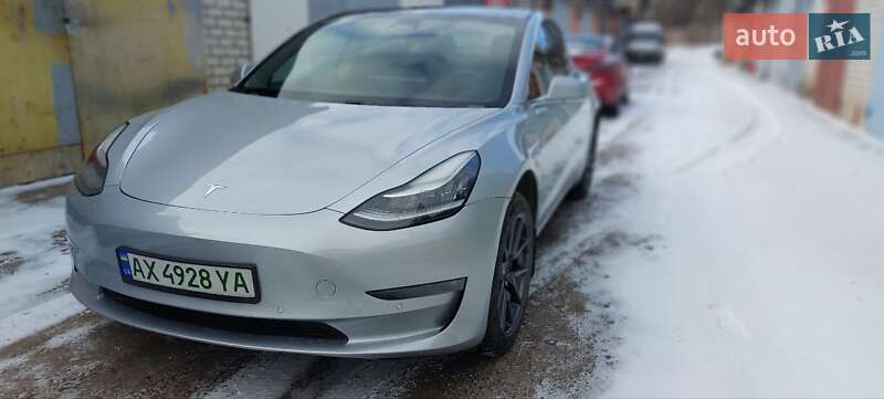 Седан Tesla Model 3 2018 в Харкові