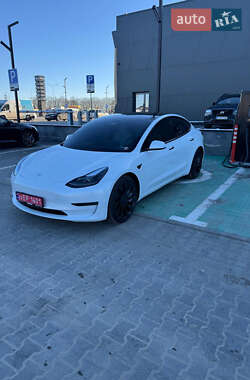 Седан Tesla Model 3 2023 в Луцьку