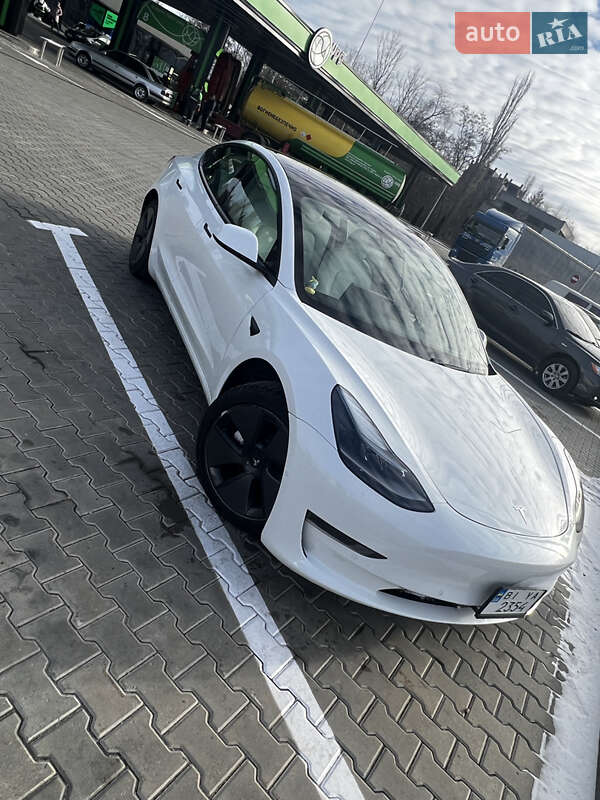 Седан Tesla Model 3 2021 в Кременчуці