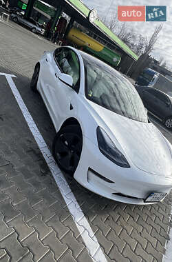 Седан Tesla Model 3 2021 в 