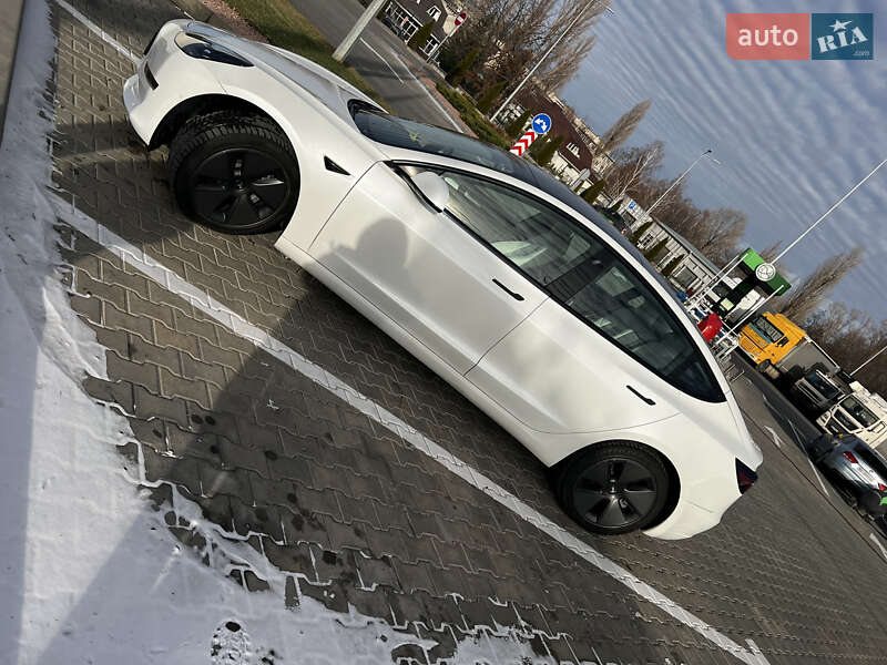Седан Tesla Model 3 2021 в Кременчуці