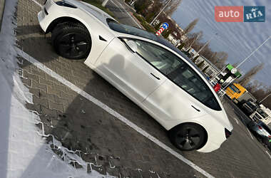 Седан Tesla Model 3 2021 в 