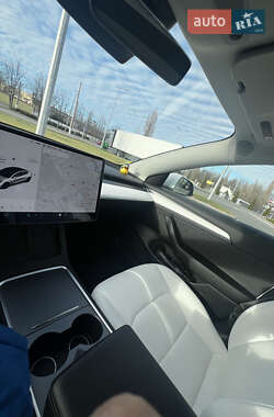 Седан Tesla Model 3 2021 в 