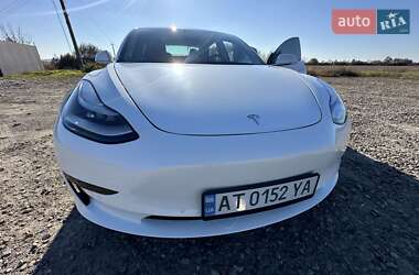 Седан Tesla Model 3 2019 в 