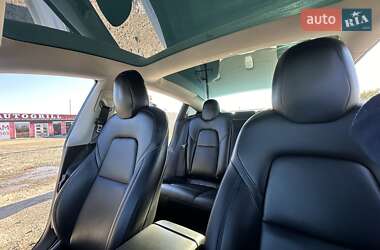 Седан Tesla Model 3 2019 в 