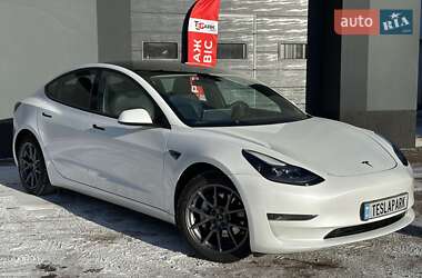 Седан Tesla Model 3 2023 в Києві