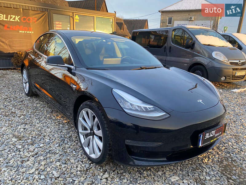 Седан Tesla Model 3 2018 в Коломые