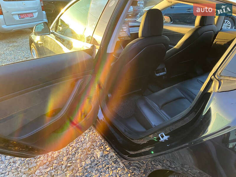 Седан Tesla Model 3 2018 в Коломые