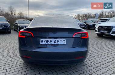 Седан Tesla Model 3 2021 в Львові