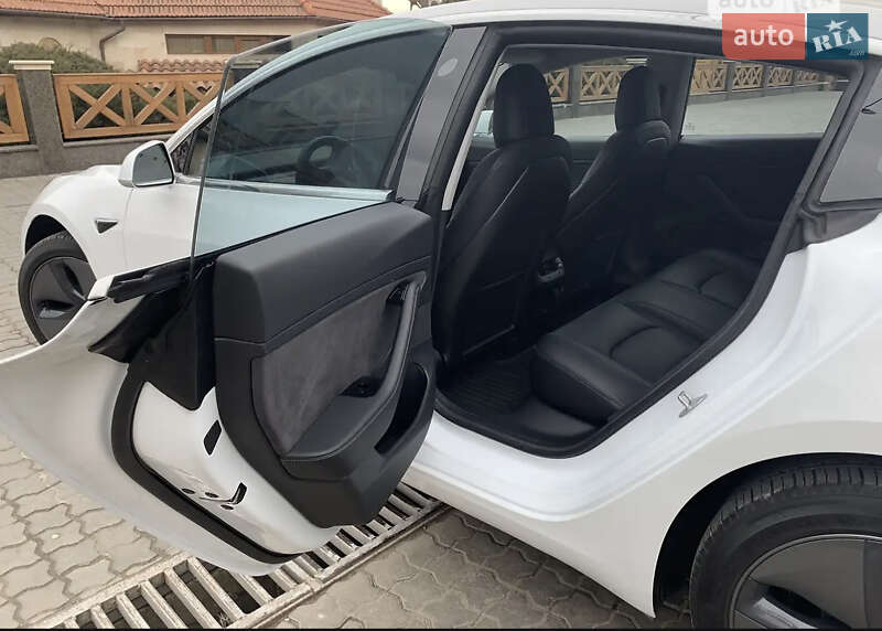 Седан Tesla Model 3 2019 в Одессе