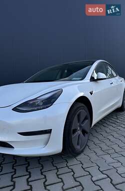 Седан Tesla Model 3 2021 в 