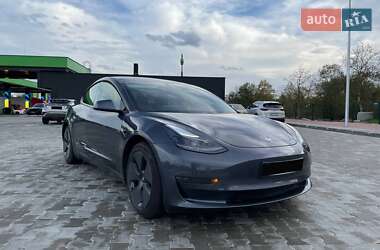 Седан Tesla Model 3 2021 в Львове