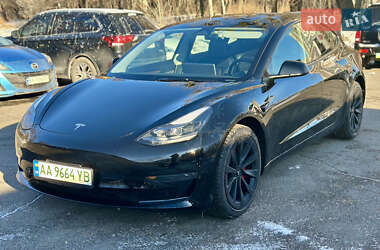 Седан Tesla Model 3 2023 в Киеве