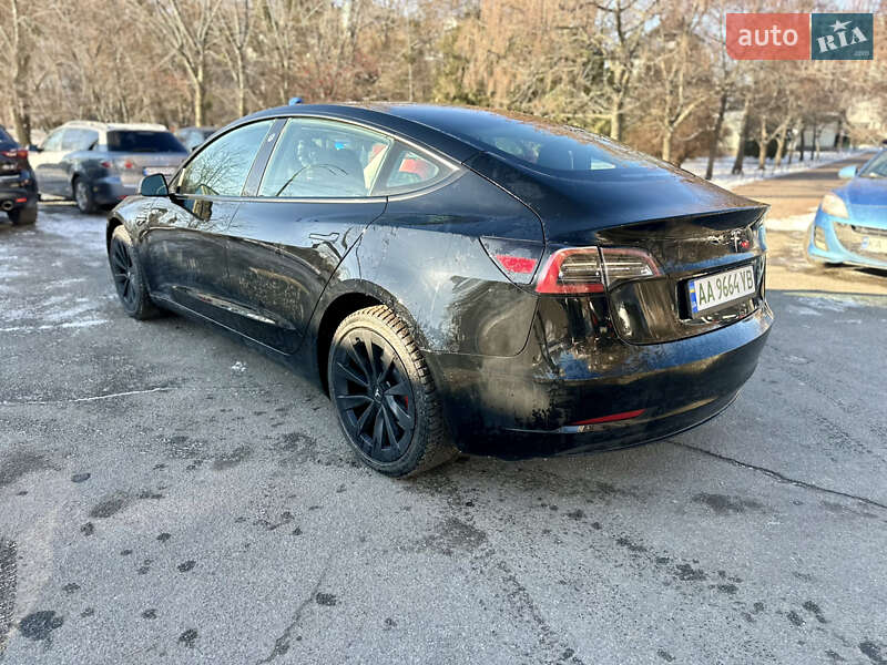 Седан Tesla Model 3 2023 в Киеве