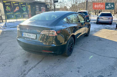 Седан Tesla Model 3 2023 в Киеве