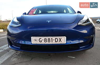 Седан Tesla Model 3 2019 в Трускавці