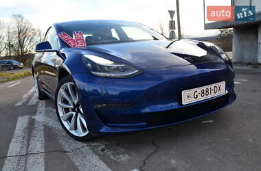 Седан Tesla Model 3 2019 в Трускавці