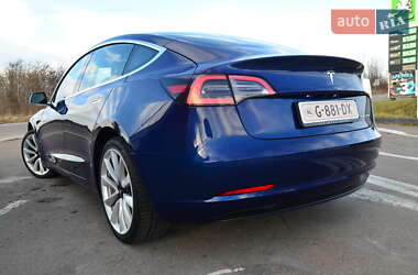 Седан Tesla Model 3 2019 в Трускавці