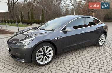 Седан Tesla Model 3 2019 в Львові