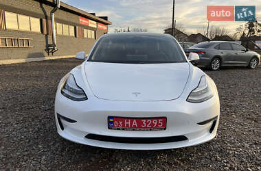 Седан Tesla Model 3 2020 в Луцьку