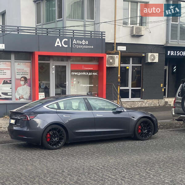 Седан Tesla Model 3 2018 в Дніпрі