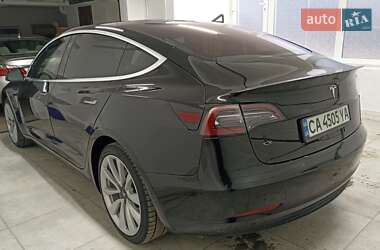 Седан Tesla Model 3 2018 в Умані