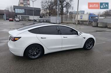 Седан Tesla Model 3 2021 в Дніпрі