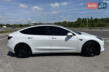 Седан Tesla Model 3 2021 в 