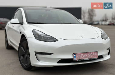 Седан Tesla Model 3 2023 в 