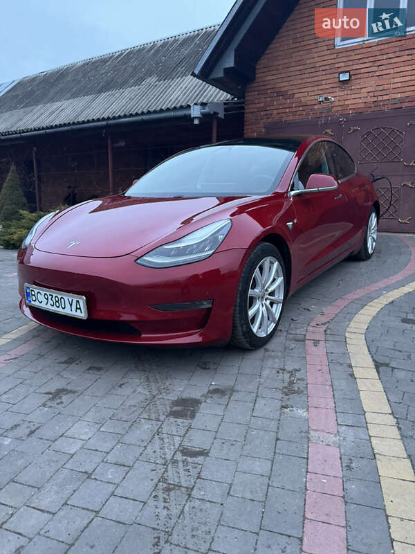 Седан Tesla Model 3 2019 в Радехові