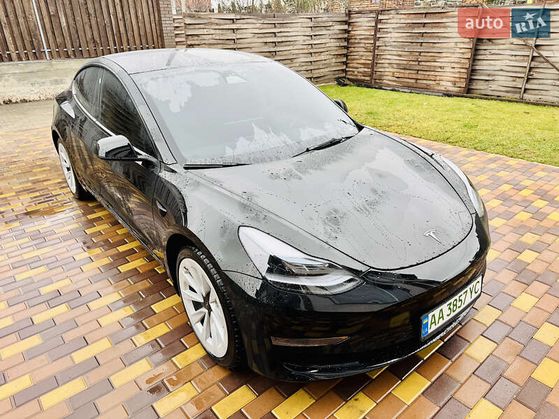 Tesla Model 3 2023