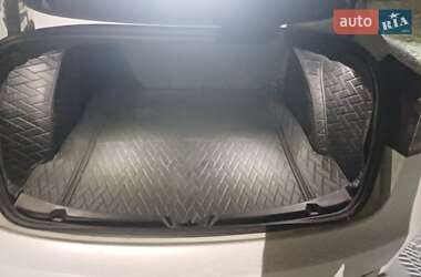 Седан Tesla Model 3 2023 в Николаеве