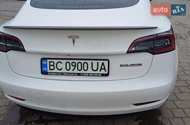 Седан Tesla Model 3 2023 в Николаеве