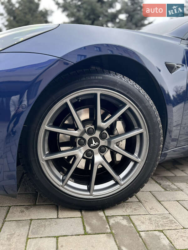 Седан Tesla Model 3 2021 в Харкові