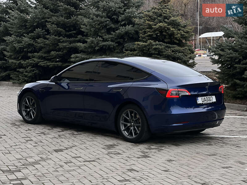 Седан Tesla Model 3 2021 в Харкові