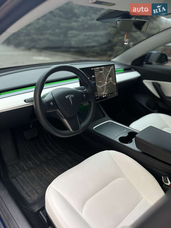 Седан Tesla Model 3 2021 в Харкові