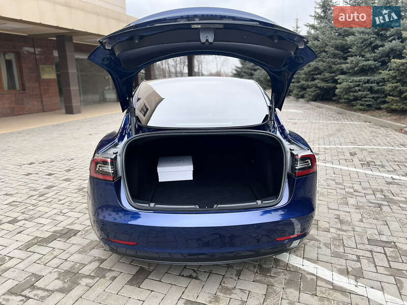 Седан Tesla Model 3 2021 в Харкові