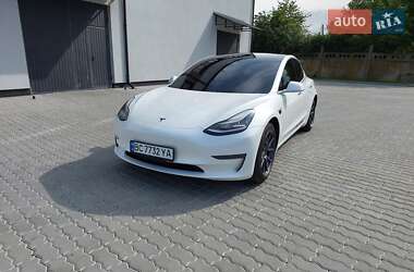 Седан Tesla Model 3 2020 в Трускавці