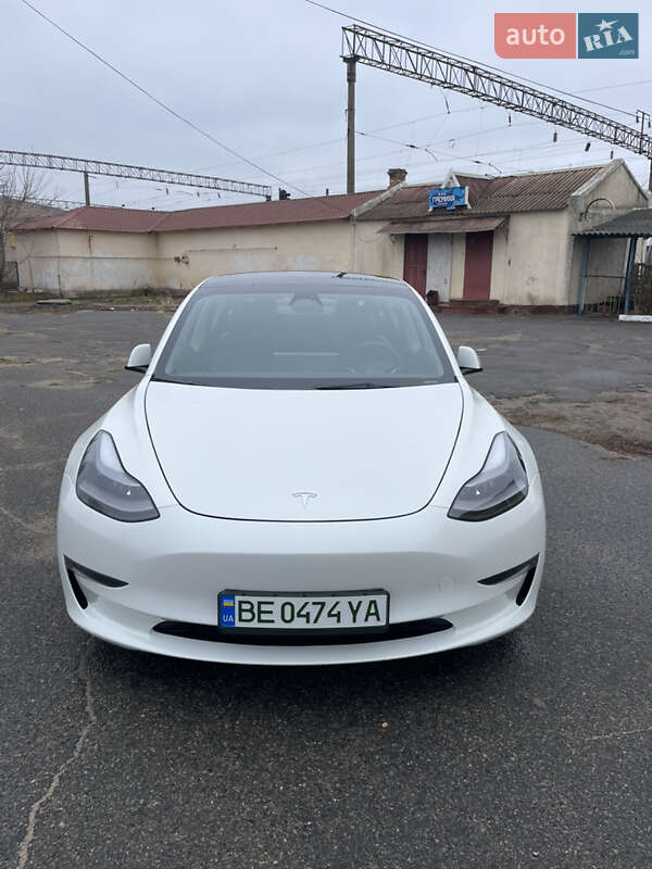 Седан Tesla Model 3 2022 в Вознесенске