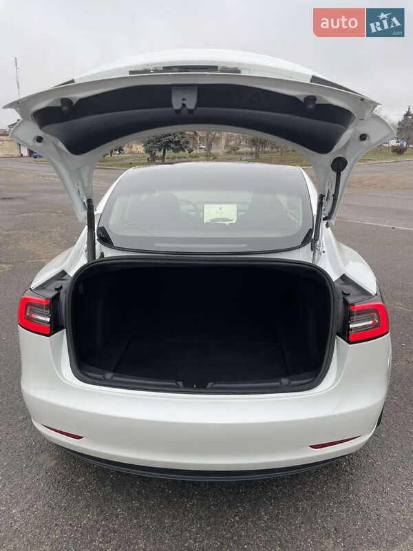 Седан Tesla Model 3 2022 в Вознесенске