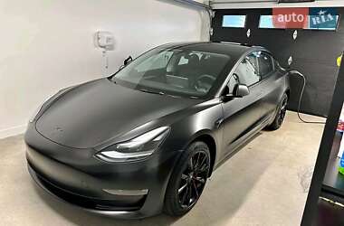 Седан Tesla Model 3 2020 в Львові